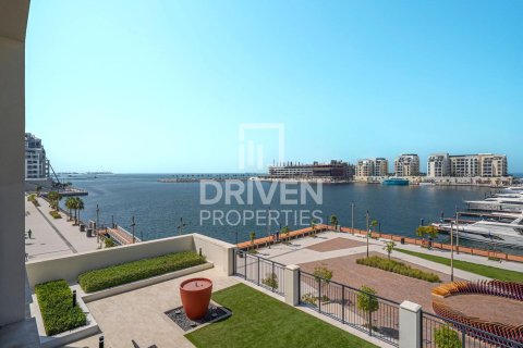 Apartment in Jumeirah, Dubai, UAE 2 bedrooms, 143 sq.m. № 654854 - photo 15