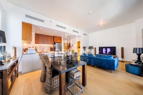 Apartment in Jumeirah, Dubai, UAE 2 bedrooms, 143 sq.m. № 654854 - photo 2