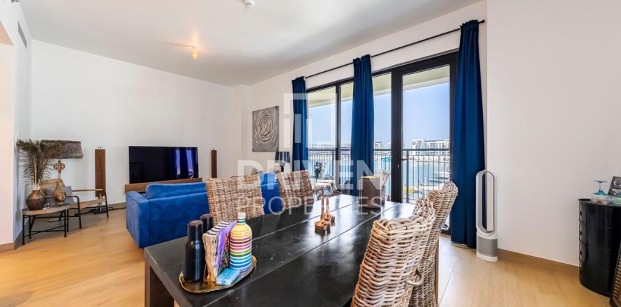 Apartment in Jumeirah, Dubai, UAE 2 bedrooms, 143 sq.m. № 654854