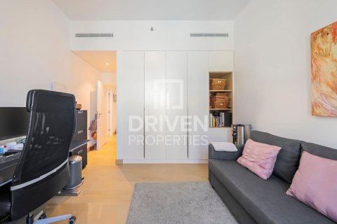 Apartment in Jumeirah, Dubai, UAE 2 bedrooms, 143 sq.m. № 654854 - photo 7