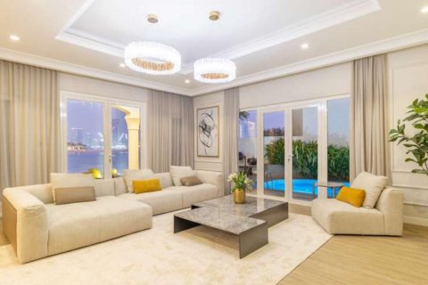 Vila v Palm Jumeirah, Dubai, SAE 5 spální, 622 m2 č. 635251 - Fotografia 1