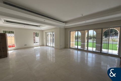 וילה להשכרה ב Arabian Ranches, Dubai, איחוד האמירויות 4 חדרי שינה, 790 מ"ר, מספר 667939 - תמונה 3