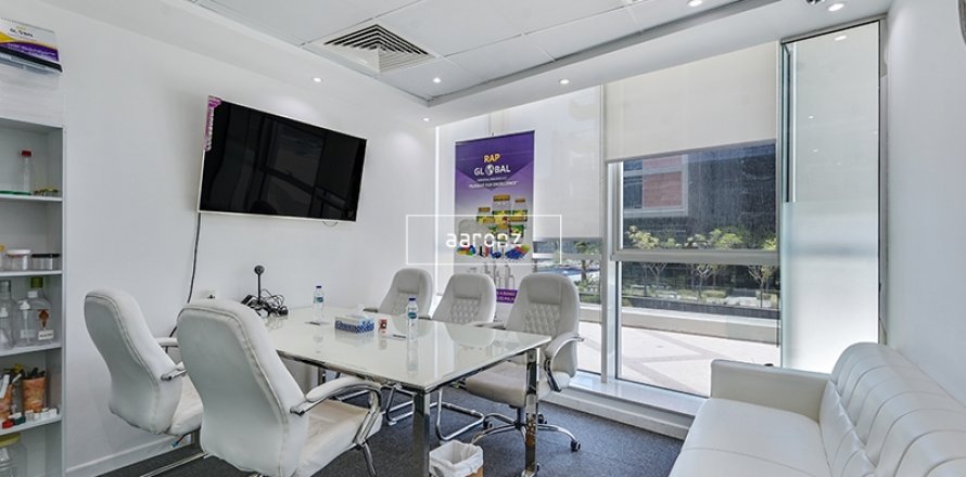 Kontor asukohaga Business Bay, Dubai, AÜE: 63.9 m² Nr 641893