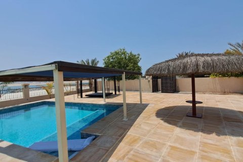 Купить виллу в Al Hamra Village, Рас-эль-Хайма, ОАЭ 5 спален, 1416м2, № 656210 - фото 3