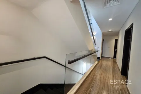 Városi lakóépület itt: DAMAC Hills (Akoya by DAMAC), Dubai, EAE, 6 hálószoba, 339 m², azonosító: 661121 - fénykép 4