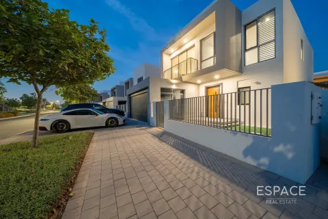 Dubai Hills Estate、Dubai、UAE にあるヴィラ販売中 3ベッドルーム、321 m2、No661123 - 写真 1