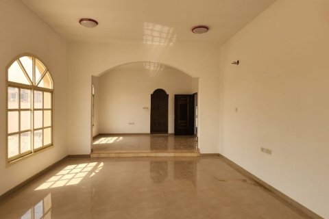Villa in Ras Al Khaimah, UAE 6 bedrooms, 929 sq.m. № 735074 - photo 4