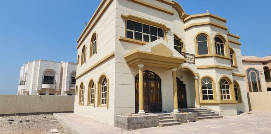 Villa in Ras Al Khaimah, UAE 6 bedrooms, 929 sq.m. № 735074