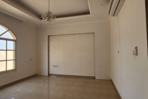 Villa in Ras Al Khaimah, UAE 6 bedrooms, 929 sq.m. № 735074 - photo 8