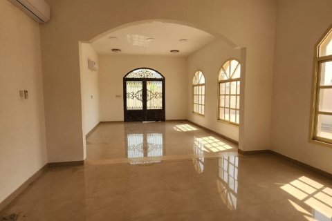 Villa in Ras Al Khaimah, UAE 6 bedrooms, 929 sq.m. № 735074 - photo 5