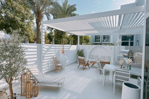 Townhouse in Dubai, UAE 4 bedrooms, 304.53 sq.m. № 637565 - photo 9