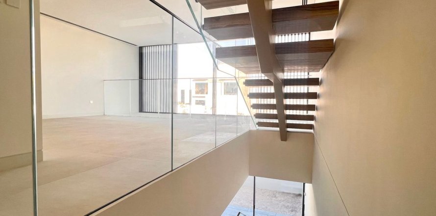 خانه شهری در Dubai ، امارات متحده عربی 3 خوابه ، 168 متر مربع.  شماره 687569