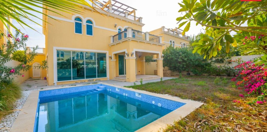 Villa a Dubai, EAU 4 camere da letto, 542.7 mq. № 687219
