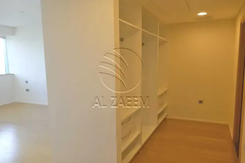 Abu Dhabi, UAE의 판매용 아파트 침실 3개, 179제곱미터 번호 662896 - 사진 10