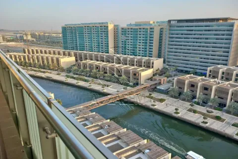 Abu Dhabi, UAE의 판매용 아파트 침실 3개, 179제곱미터 번호 662896 - 사진 1