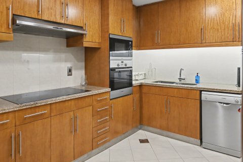 Apartament de închiriat în Dubai Marina, Dubai, EAU 3 dormitoare, 197.44 mp.  №750140 - poză 17