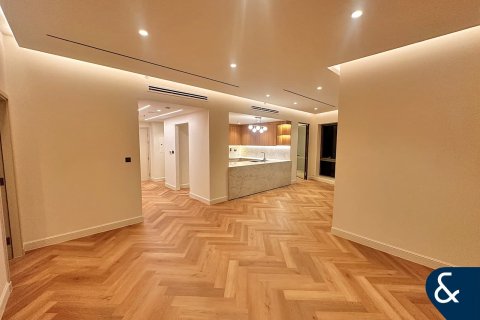 Appartamento in vendita a Downtown Dubai (Downtown Burj Dubai), Dubai, EAU 2 camere da letto, 145 mq. № 685280 - foto 2