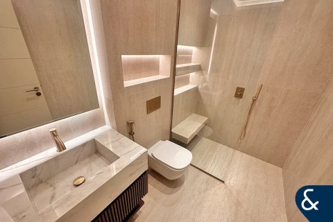 Appartamento in vendita a Downtown Dubai (Downtown Burj Dubai), Dubai, EAU 2 camere da letto, 145 mq. № 685280 - foto 14