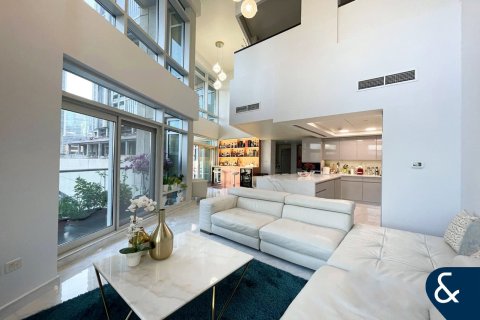 Apartment in THE LOFTS in Downtown Dubai (Downtown Burj Dubai), UAE 3 bedrooms, 348 sq.m. № 685277