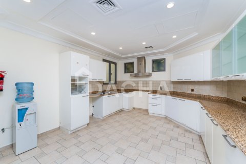 Villa itt: Palm Jumeirah, Dubai, EAE, 5 hálószoba, 465 m², azonosító: 752085 - fénykép 8