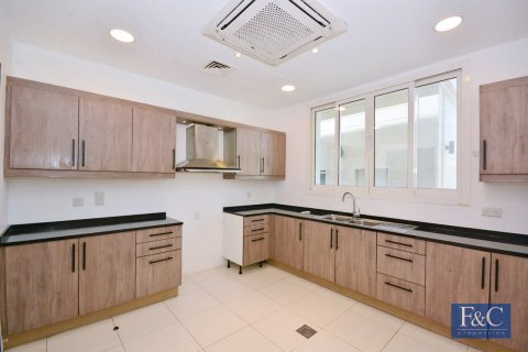 Villa uthyres i Al Quoz, Dubai, UAE 5 sovrum, 924 kvm Nr. 704718 - fotografi 7