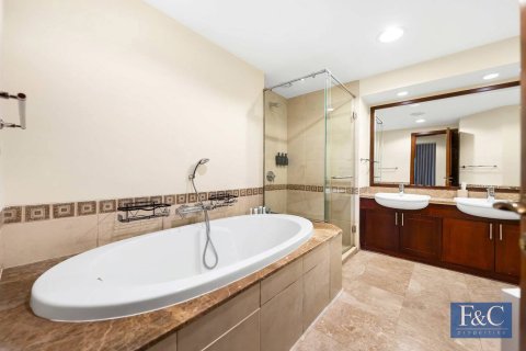Apartament w Palm Jumeirah, Dubai, ZEA 2 sypialnie, 161 mkw. nr 704714