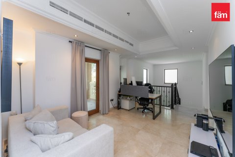 Villa para venda em Al Furjan, Dubai, EAU 3 quartos, 600.1 m2 № 705783 - foto 16