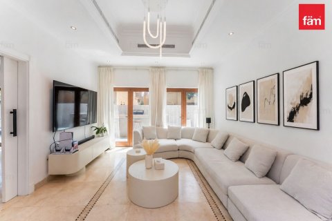 Вилла Al Furjan, Дубай, БАӘ-да 3 жатын бөлмелер, 600.1 м² № 705783