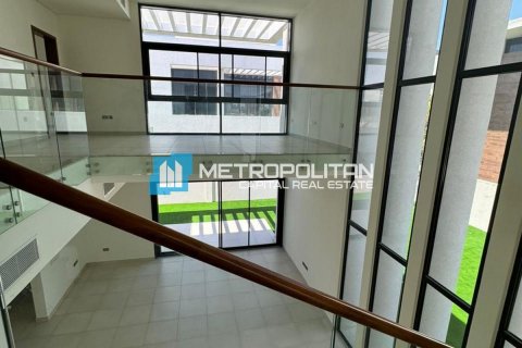 Vila di Yas Island, Abu Dhabi, UAE 4 bilik tidur, 599.3 meter persegi № 697481