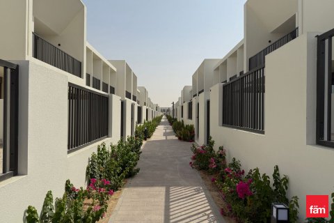 Radový dom v Town Square, Dubai, SAE 4 spálne, 261.8 m2 č. 659098