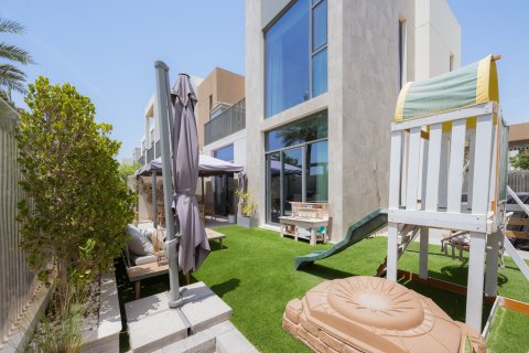 Városi lakóépület itt: Arabian Ranches 3, Dubai, EAE, 4 hálószoba, 246.45 m², azonosító: 748824 - fénykép 3