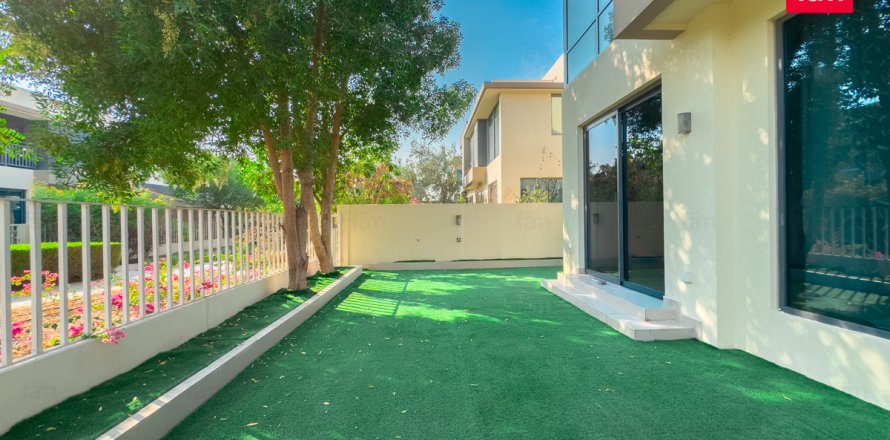 Villa em Dubai Hills Estate, Dubai, EAU 5 quartos, 278.4 m2 № 668688