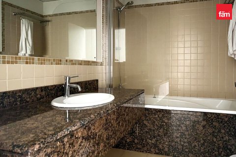 Пәтер Дубай, БАӘ-да 1 жатын бөлме, 111.1 м² № 668685 - фото 14