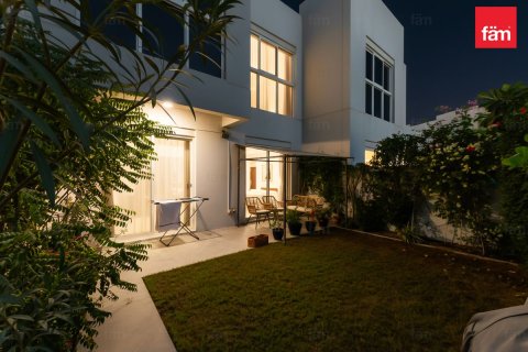 Řadový dům v Dubai, SAE 3 ložnice, 167.9 m² Č.: 668689 - fotografie 12