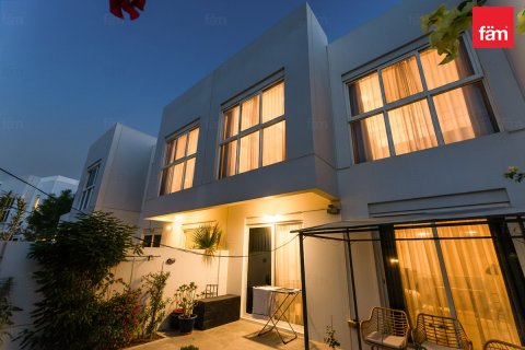 Radhus uthyres i Dubai, UAE 3 sovrum, 167.9 kvm Nr. 668689 - fotografi 1