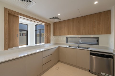 Villa in Dubai South (Dubai World Central), Dubai, UAE 4 bedrooms, 323 sq.m. № 720012 - photo 6