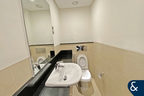 Lägenhet uthyres i Downtown Dubai (Downtown Burj Dubai), Dubai, UAE 2 sovrum, 160 kvm Nr. 688992 - fotografi 17