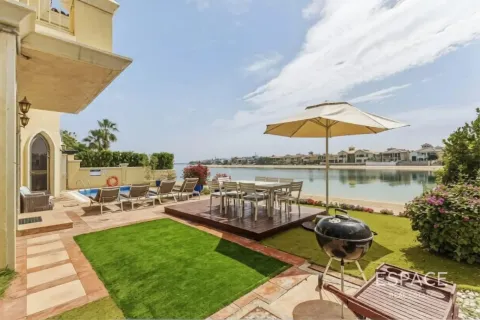 Palm Jumeirah, Dubai, UAE의 임대용 빌라 침실 5개, 496제곱미터 번호 738278 - 사진 1
