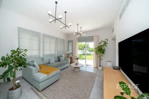 Villa para arrendamento em The Springs, Dubai, EAU 3 quartos, 270 m2 № 738275 - foto 19