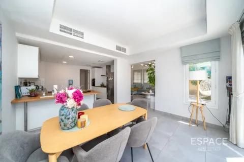 Villa para arrendamento em The Springs, Dubai, EAU 3 quartos, 270 m2 № 738275 - foto 3