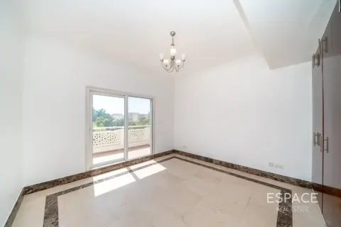 Villa in affitto a Meadows, Dubai, EAU 6 camere da letto, 457 mq. № 738277 - foto 14