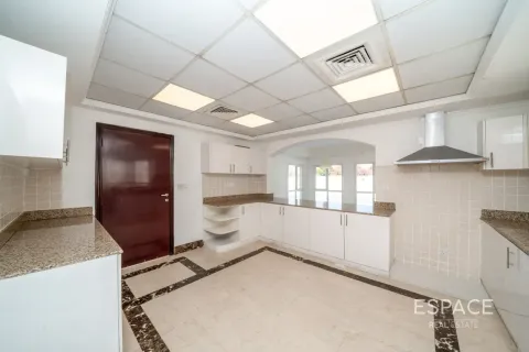 Villa in affitto a Meadows, Dubai, EAU 6 camere da letto, 457 mq. № 738277 - foto 6