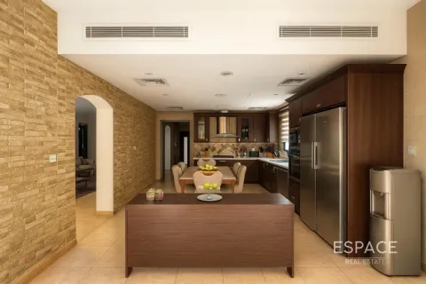 Huvila Meadows, Dubai, Arabiemiraatit 5 makuuhuonetta, 391 m2 № 661106 - kuva 3