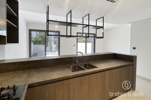 Vila u Dubai, UAE 3 spavaćih soba, 140.5 m2 Br. 669177 - fotografija 2