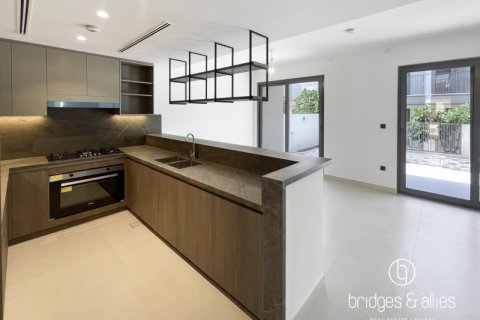 Vila u Dubai, UAE 3 spavaćih soba, 140.5 m2 Br. 669177 - fotografija 1