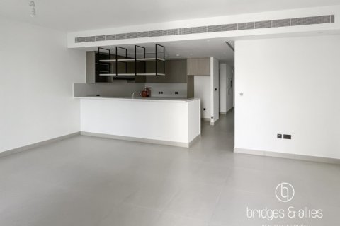 Зняти в оренду віллу в Дубай, ОАЕ 3 спальні, 143.9м2, № 669175 - фото 1