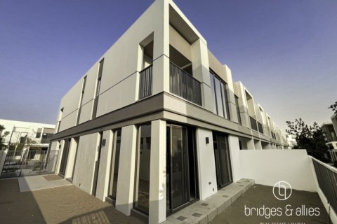 ویلا برای اجاره در Dubai، امارات متحده عربی 4 خوابه ، 202.1 متر مربع ، شماره 669176 - تصویر 1