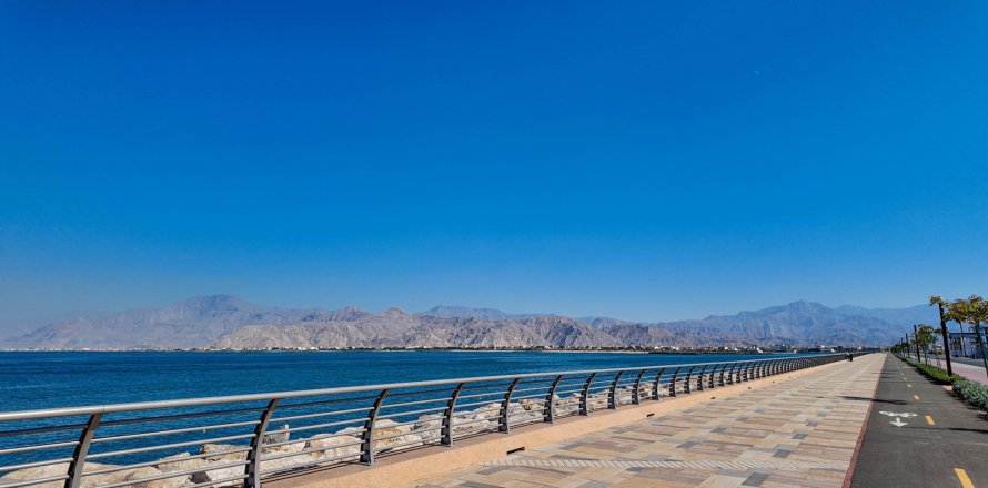 Terra em Al Mairid, Ras Al Khaimah, EAU 1193 m2 № 656189