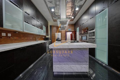 Vilă de închiriat în Emirates Hills, Dubai, EAU 8 dormitoare, 1486 mp.  №703384 - poză 8