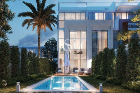 Shtëpi në qytet në Dubai Investment Park, Emiratet e Bashkuara Arabe 4 dhoma gjumi, 110 m2. № 701639